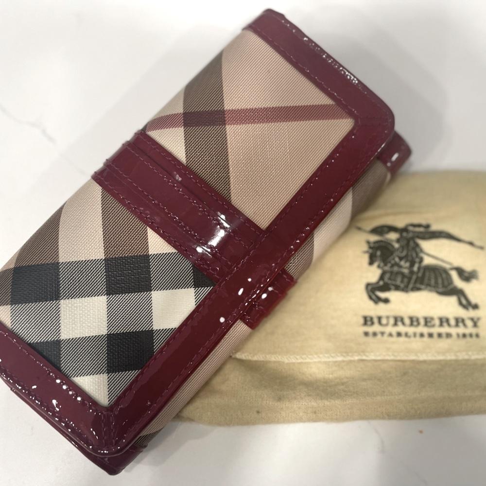 Authentic Burberry Nova Plaid Wallet - Like New!